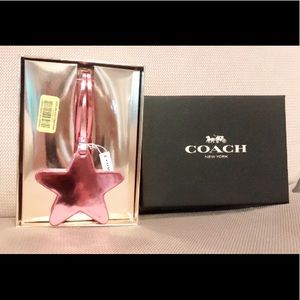 🔥🔥COACH STAR HANGTAG W/GIFT BOX  METALLIC🔥🔥